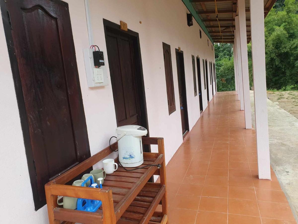 Khounxok Guesthouse Nong Khiaw ภายนอก รูปภาพ
